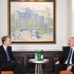 17585678042954863211