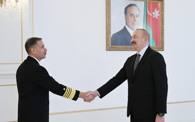 1760801353162657835568f3b24956abb