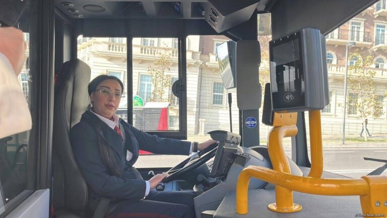 1763966787_trend_qadin_avtobus_surucusu_1