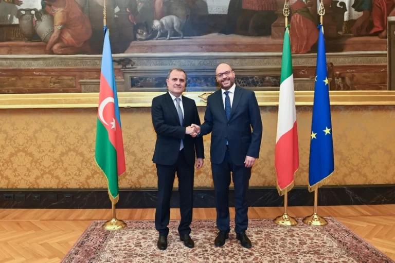 5aMNLRqlxim7SGIr0aDOoD3oTcM2F23szv98fobC_825