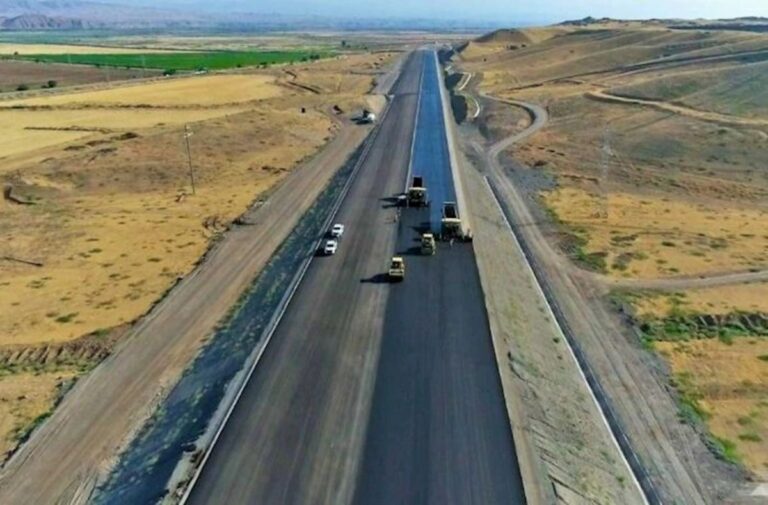 6e233501-0010-4a87-aea1-3e4ceb734641