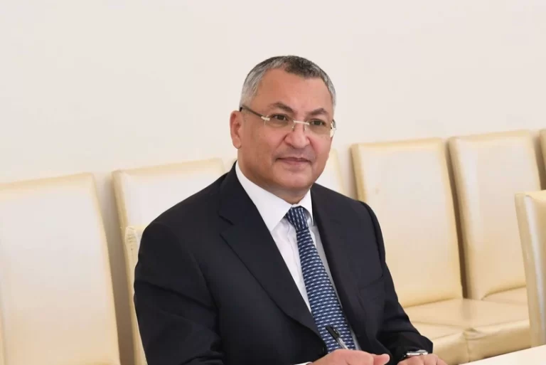 BNv4PSd5GLimE11BLPPmCoKSqudRu1tVfj05iYCY_825