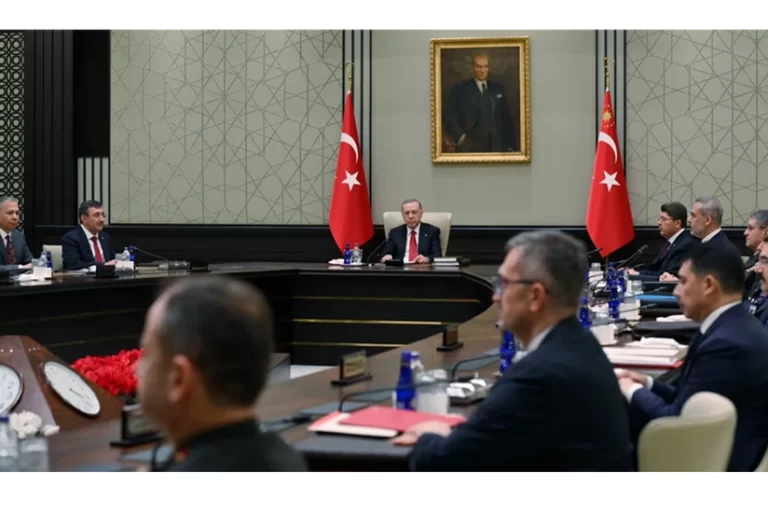 H319VPhQyDHCMkOl6Zu7YzhKKakG0KV8plU5Bwi9_825