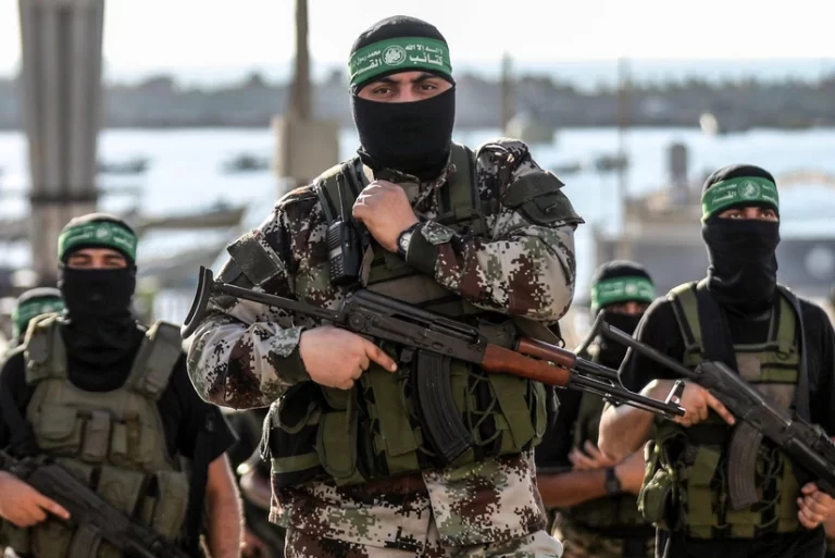 b5ff71fe-8e1e-39d4-91bd-9f3c379dc5e5_825