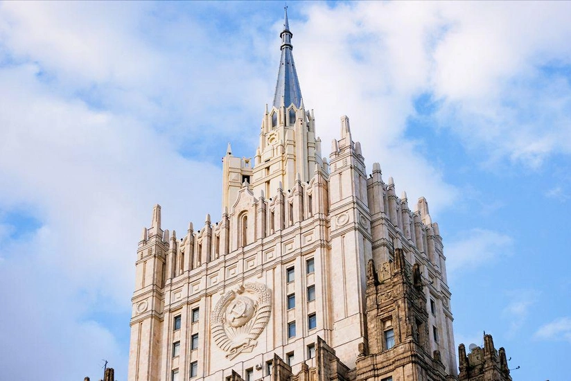 dc20e55d-b717-33f4-870b-bd82c5354331_825