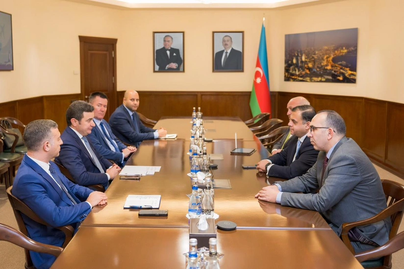 pE2ksDWhkirk8dQutvyKXroquVAqj3vk1jMeFeXi_825