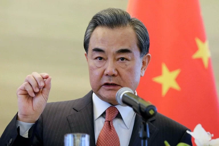 207df7bc-6825-4a2e-bf40-100ff61539b3_825