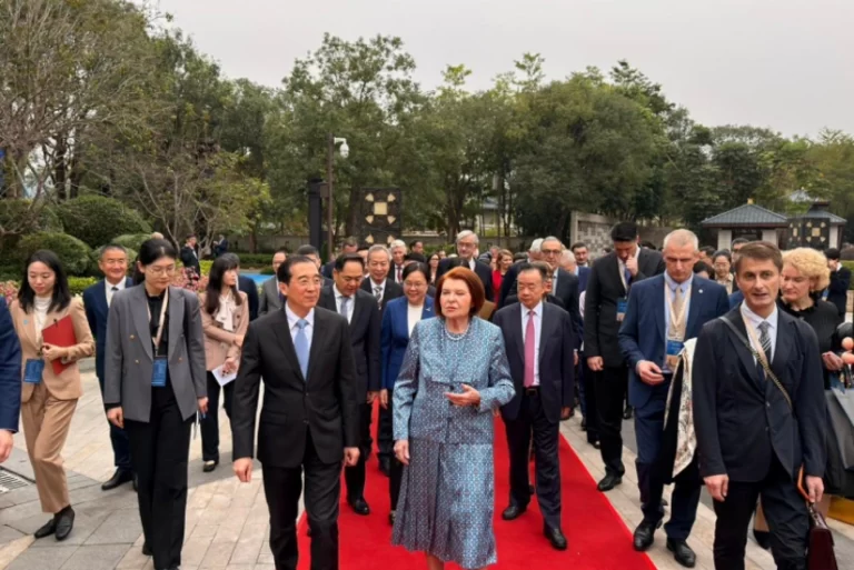 4z63jpfDGmZL4dmVlRsz6pAKDuCct4n8Qht6Q7ee_825