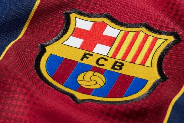 81275d2f-041e-34fa-b8c9-e32cc064546f_825