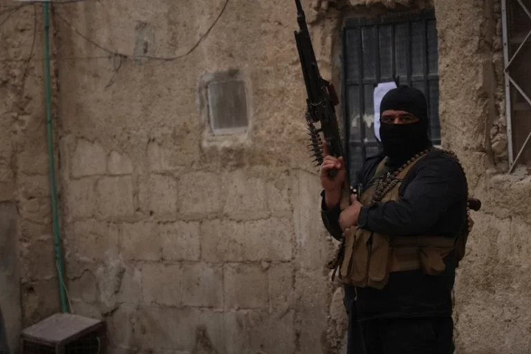 9BSW6MKrb4ZEinmVzQSziWRMXC80JtUteLeZSZdj_825