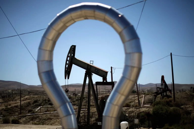 9d27eea7-fc14-3a1d-96c1-8067ceefe1b4_825