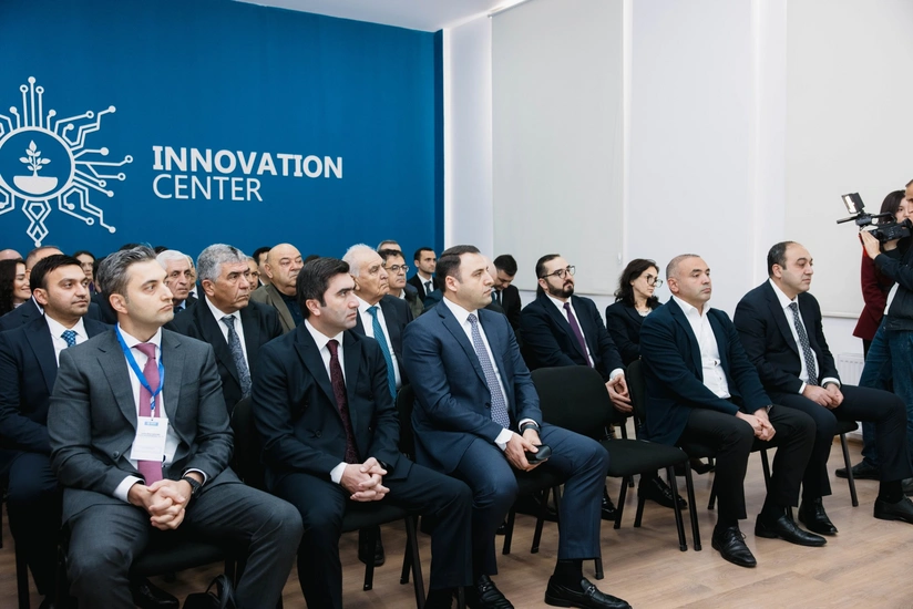 D3jM462XQB1c2GgiSX1HHXSZ8JYkQilw4xecxlVH_825