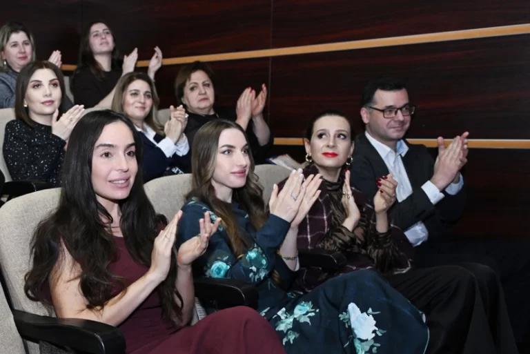 Tj3sXxd6J3AbbK3U2oMHh8acdg6mzKX6cvVCHv5F_825