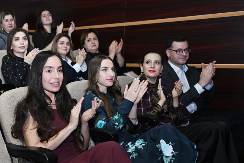 Tj3sXxd6J3AbbK3U2oMHh8acdg6mzKX6cvVCHv5F_825