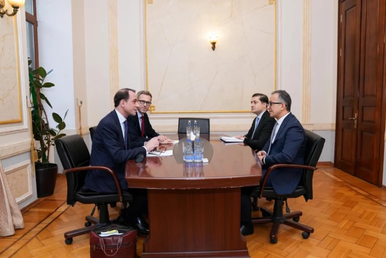 YIq2K1nadHnsKo3t30QxsbdyQaTN6QxSMXZXQvPO_825 (1)