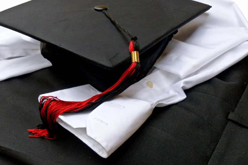 a735f884-0772-3988-bc8a-b0f4a9e9ed8f_825