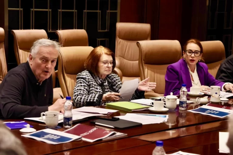 axHI23aarWtIIeVk3RhSjYBM8dKmdecLxro3YTTK_825