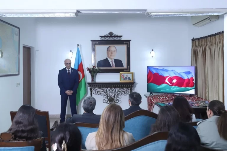 zF8GU9EDYVHHmNgg07WIB9zrtQtmLVrZACTLORv2_825