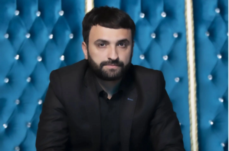 1769861303332419806697df0b7e4038