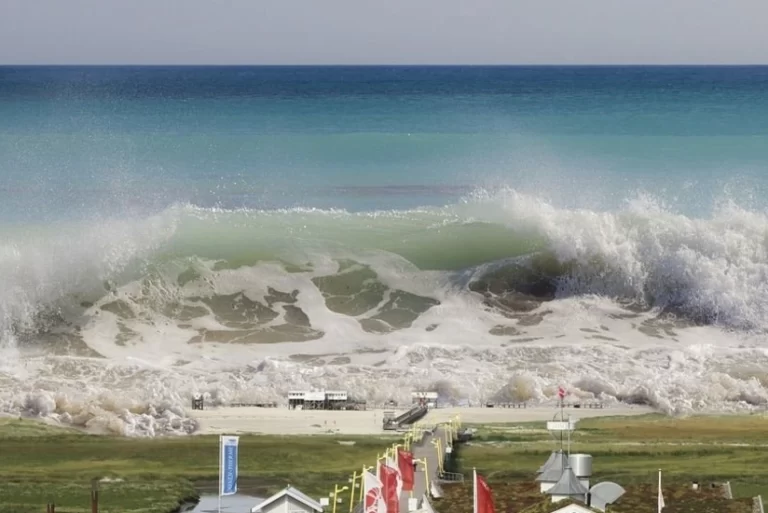 34SPuFUOEjtSLIfs7FZBb6FrHl8VgVtUU6ecH3w0_825