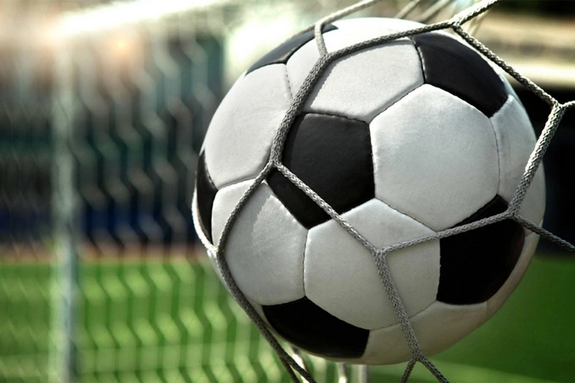 372b0ffe-e3ff-34c2-b425-a490581fc822_825