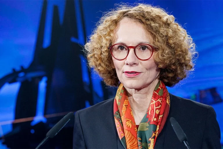 3CHSbpvm8EUjElDlRa5kIEbs65Ysj0sH8jHgKcRV_825