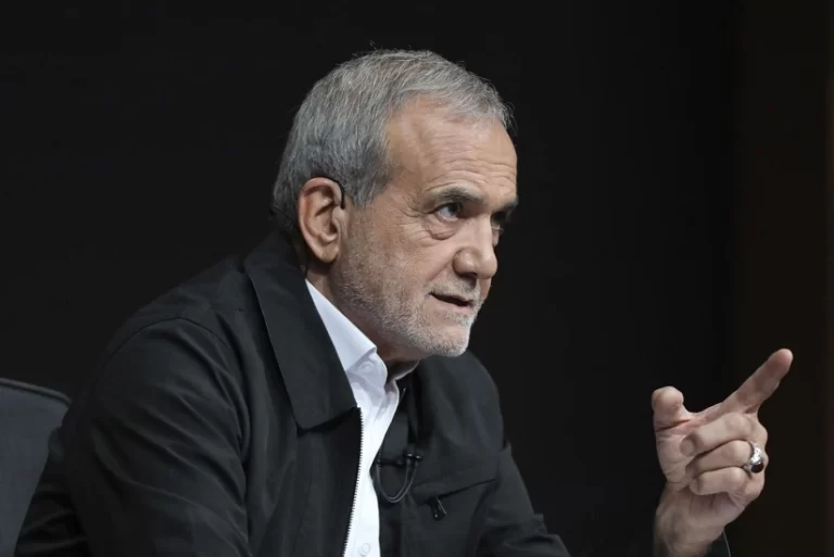 6f1cddc5-a1ae-355c-a8ee-1fc5ed29a80f_825