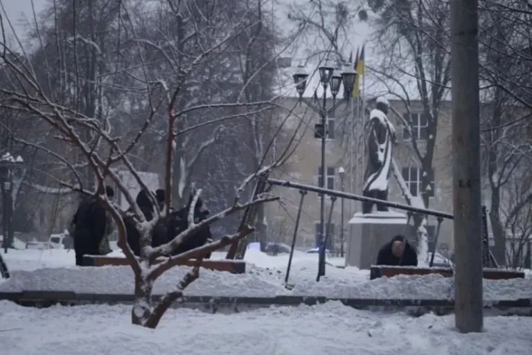 MltYjniOHrxUfbHFJQpYipcXmXyQD860k0UOqeIM_825