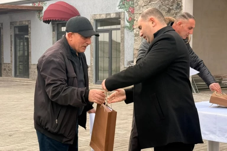 UgeIeOmbZVM01Gu3qGzkDQR9cdUrm8WRa39LkfpT_825