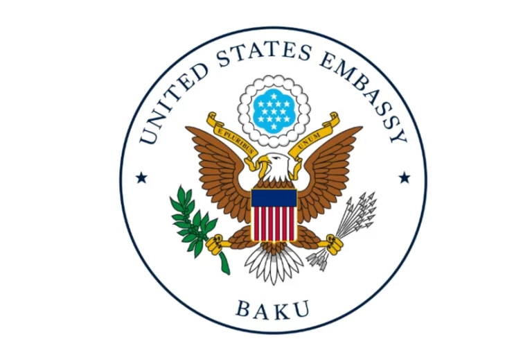 b788c6ed-90f4-3ab7-9fcf-e4af1d765696_825