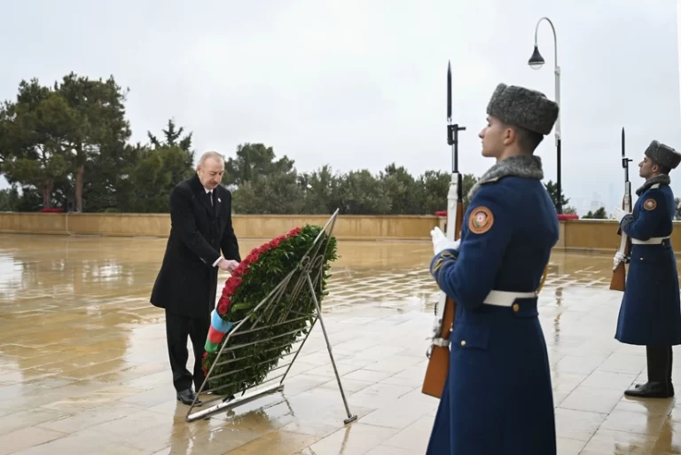 oSzb2fLzustncOoAk6fE7DMvaUHuGNvkRAai10yU_825