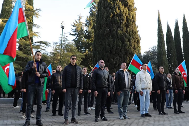 wLeV13RiONDnJEgd1JIT7JQuoNPh4qA44Y3LQhe2_825