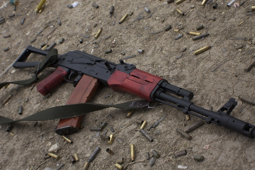 064a40cf-0274-3144-97b1-44bc27bed4a7_825