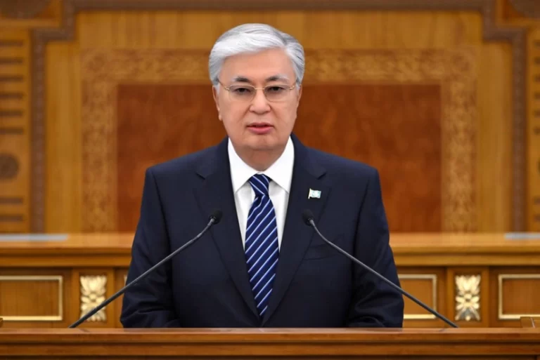 07896c35-8583-333f-81f3-cf28ca527959_825