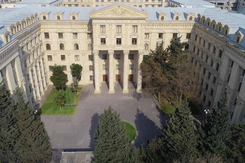 269a343a-6978-32f9-855a-238eab8e0bf3_825