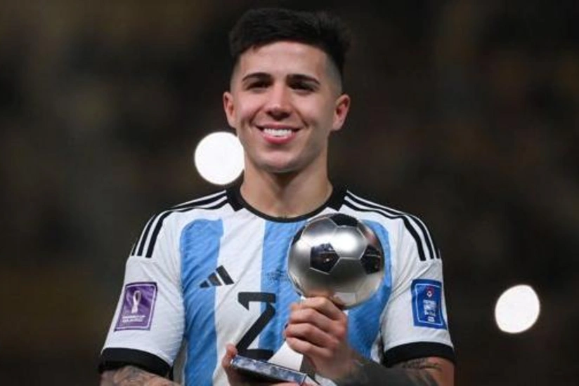 57e150bc-622f-3f15-938d-f33fe9359025_825