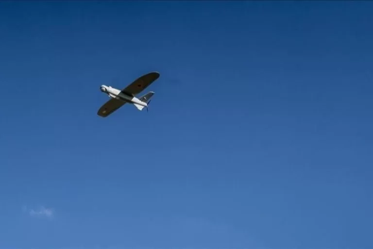 9489f422-58bb-3130-85a7-67749d19232b_825