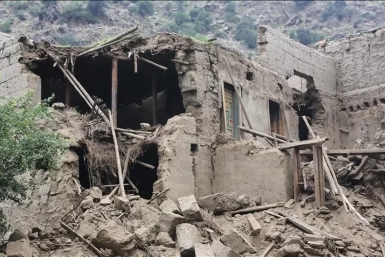 BwaGaq5PaYNoWisIY16pXV2g0dsHdEuFEpBKGhnY_825