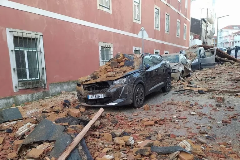 FUE22YZjlEEGq0sQ09b1ezxPoVu9hbdyMsyzNrII_825