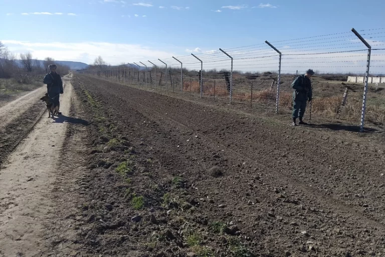 MxknUqTQLy9FpDENNkksM9jWxSU4oPyop38Jwek5_825