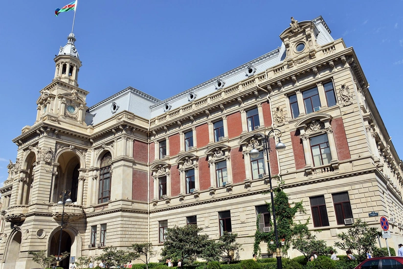 a8680838-a666-38d5-939b-56499861cac3_825