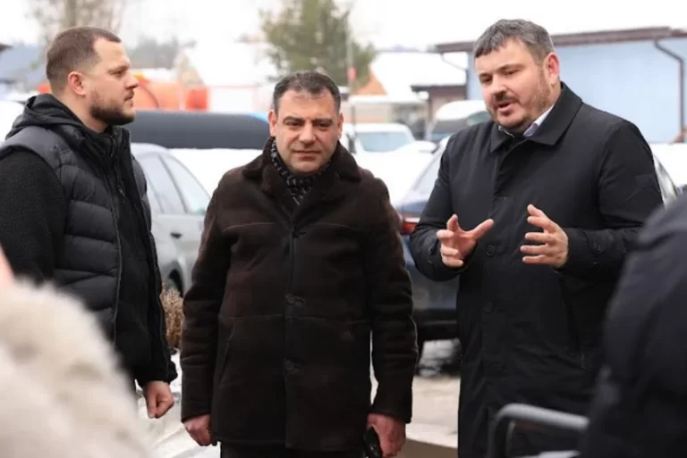 p6UYtCn8JNRvbYE7eJgLBbBkDlPPVpVXotUxG3YR_825