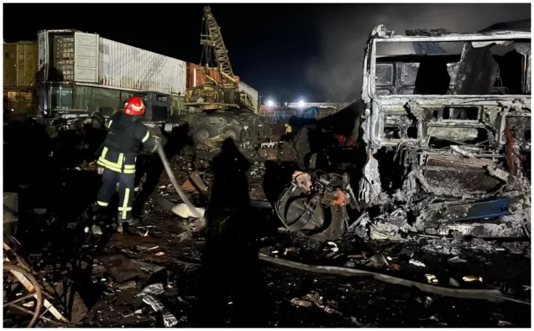 q0EKcQnNmLd1SUjBSBb7GmhPV1Ne5N2WMnueFYtm_1200