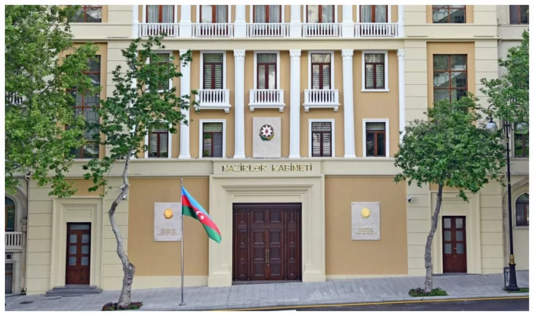 10d0ee22-3ae6-34c7-b0e5-958c9933e998_1200