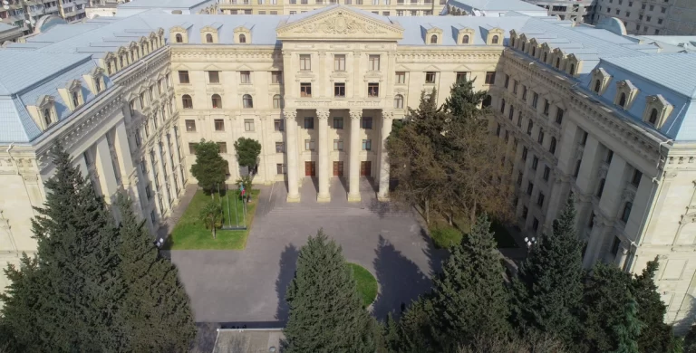 269a343a-6978-32f9-855a-238eab8e0bf3_1200