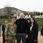 LMoJLtmvJ55e4x3p9GfIK8EFDanUKbdGJZPHti3T_1200 (1)