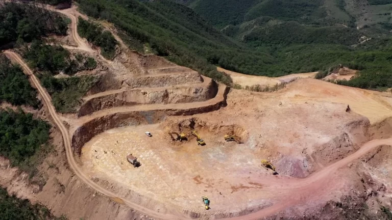 c4f85f51-0077-39d0-a110-784d5d016b83_1200