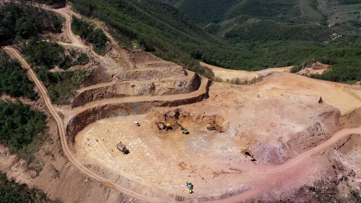 c4f85f51-0077-39d0-a110-784d5d016b83_1200