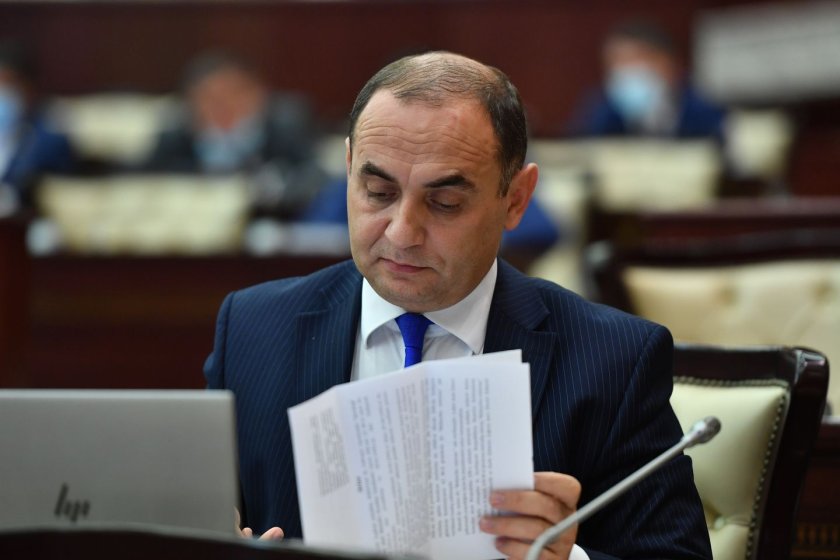 media-ceyhun-11-6e5hglfpt1uivm29crzj