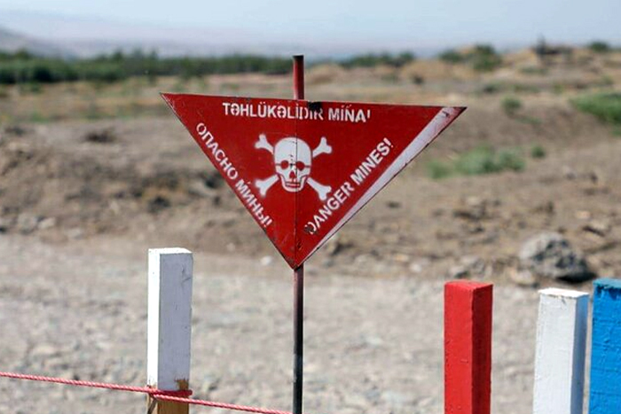 60b921fdcc-beseri-facie-mina-terroru